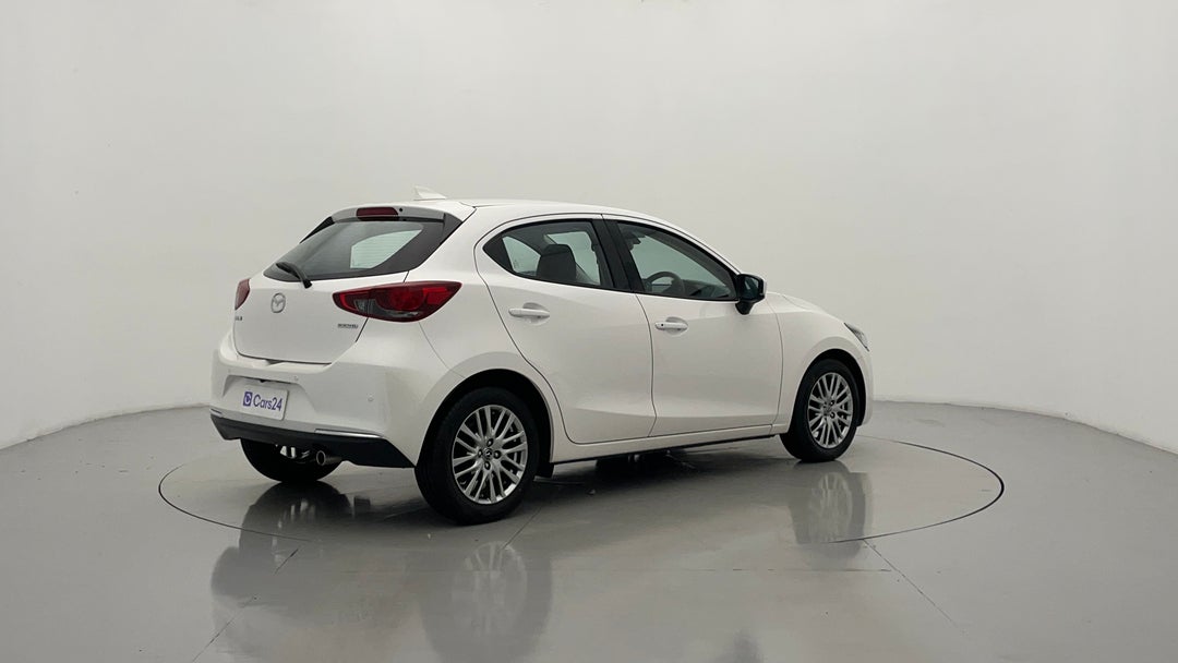 Right Back Diagonal (45- Degree) View