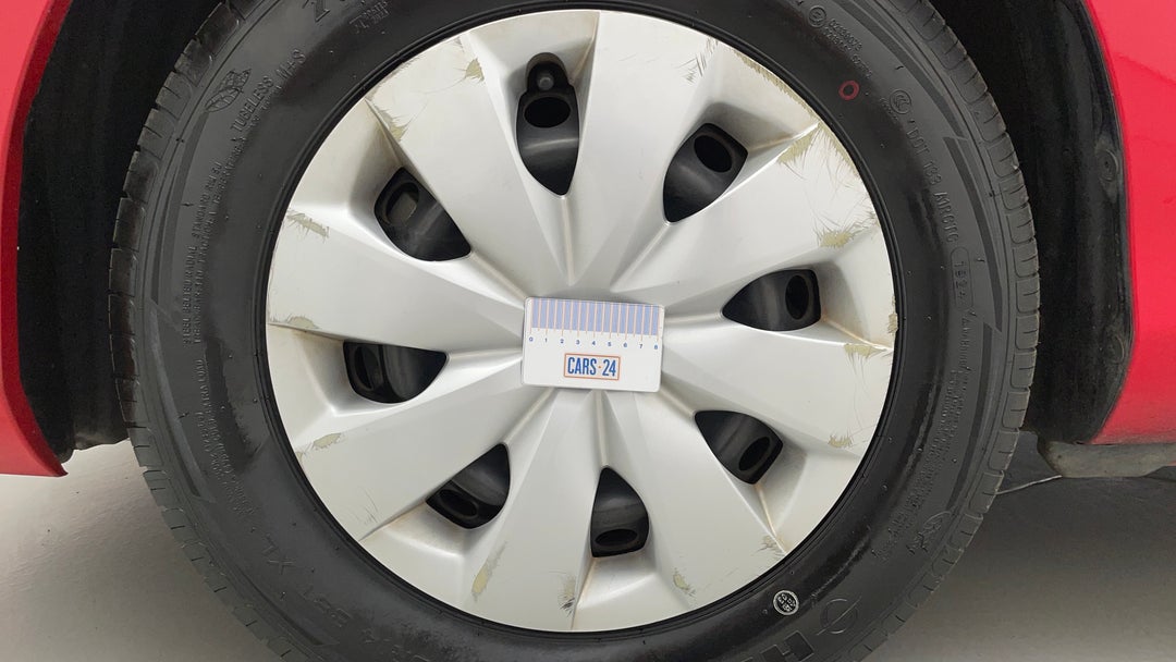 Wheels Hubcap Front LHS Scratch