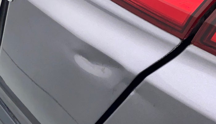 2018 Honda WR-V 1.5 i-DTEC VX MT, Diesel, Manual, 52,896 km, Dicky (Boot door) - Slightly dented