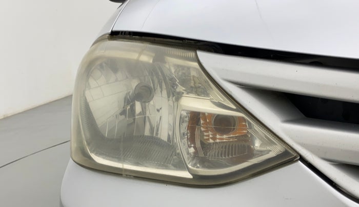 2011 Toyota Etios Liva G, Petrol, Manual, 1,23,387 km, Right headlight - Faded