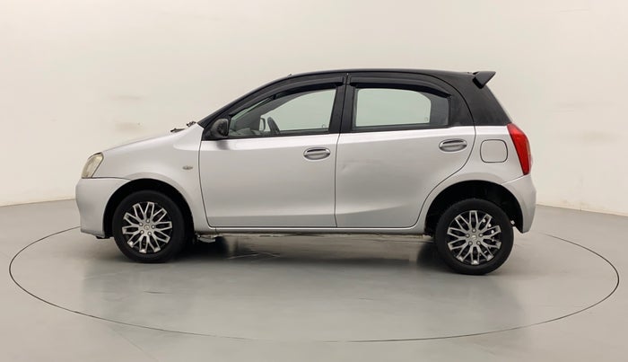 2011 Toyota Etios Liva G, Petrol, Manual, 1,23,387 km, Left Side