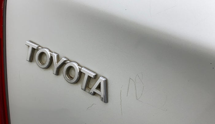 2011 Toyota Etios Liva G, Petrol, Manual, 1,23,387 km, Dicky (Boot door) - Minor scratches