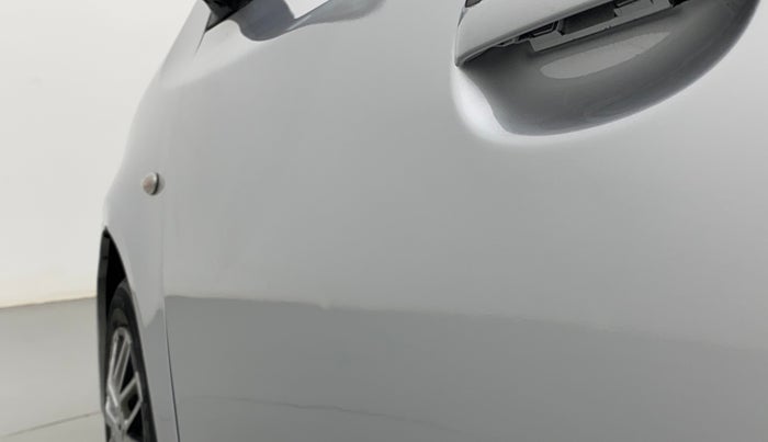 2011 Toyota Etios Liva G, Petrol, Manual, 1,23,387 km, Front passenger door - Slightly dented