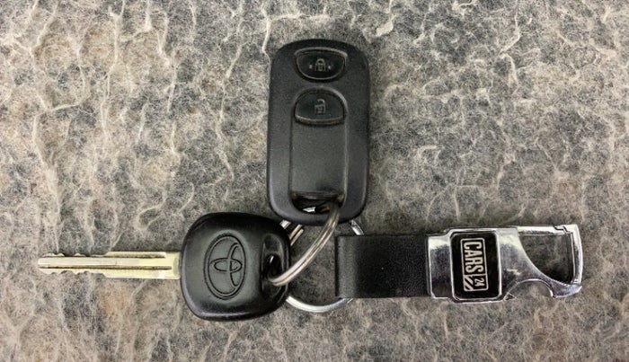 2011 Toyota Etios Liva G, Petrol, Manual, 1,23,387 km, Lock system - Dork lock functional only from remote key