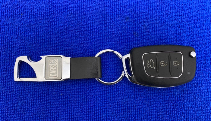2015 Hyundai Xcent S 1.2, Petrol, Manual, 19,365 km, Key Close Up