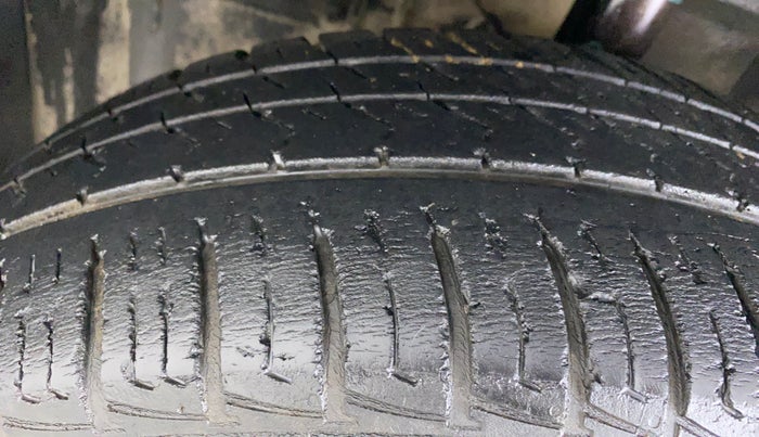 2018 Maruti Vitara Brezza VDI (O), Diesel, Manual, 50,514 km, Left Front Tyre Tread