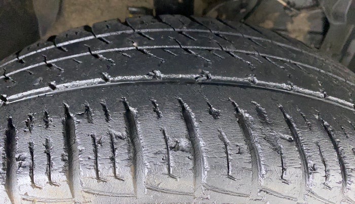 2018 Maruti Vitara Brezza VDI (O), Diesel, Manual, 50,514 km, Right Front Tyre Tread
