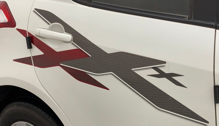 2014 Maruti Swift VXI, Petrol, Manual, 63,686 km, Right rear door - Graphic sticker