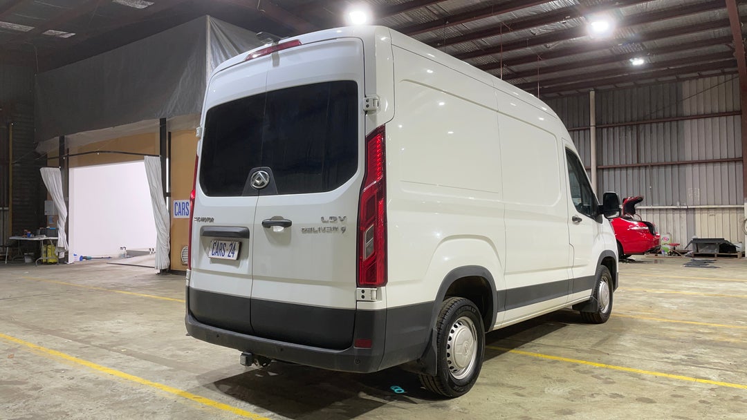 Right Back Diagonal (45- Degree) View