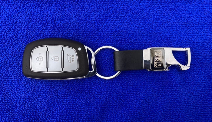 2019 Hyundai Elite i20 1.2  ASTA (O) CVT, Petrol, Automatic, 13,726 km, Key Close Up
