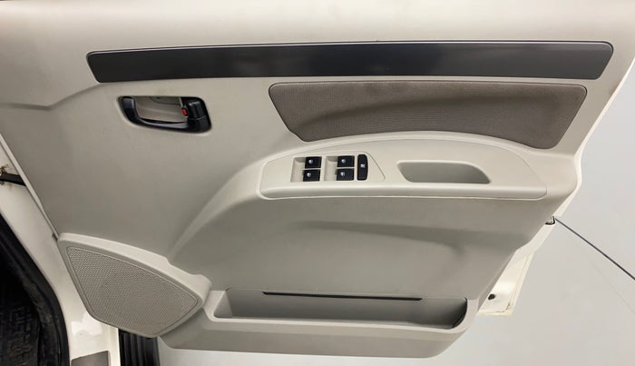 2022 Mahindra Scorpio S7, Diesel, Manual, 35,182 km, Driver Side Door Panels Control