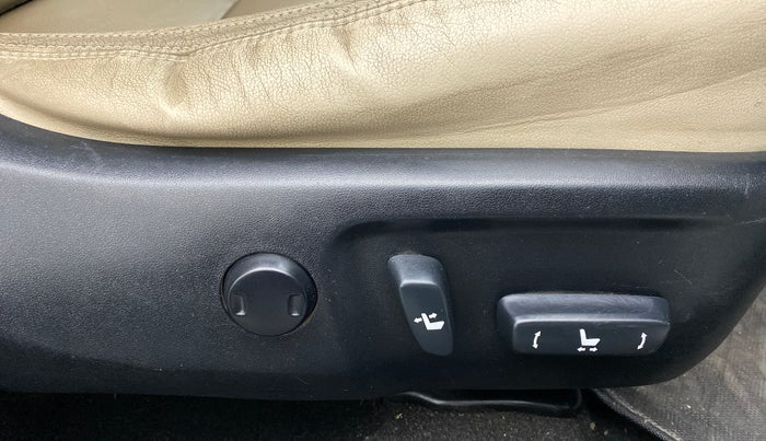 2014 Toyota Corolla Altis VL AT, Petrol, Automatic, 94,968 km, Driver Side Adjustment Panel