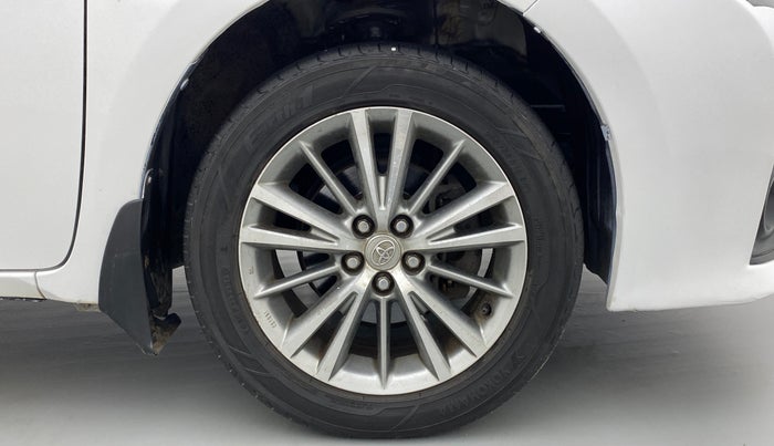 2014 Toyota Corolla Altis VL AT, Petrol, Automatic, 94,968 km, Right Front Wheel