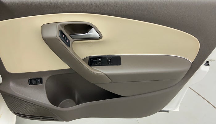 2011 Volkswagen Vento TRENDLINE PETROL, Petrol, Manual, 1,16,080 km, Driver Side Door Panels Controls