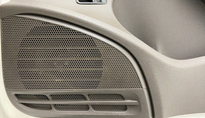 2011 Volkswagen Vento TRENDLINE PETROL, Petrol, Manual, 1,16,080 km, Speakers