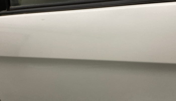 2017 Maruti Ciaz ZETA 1.4 VVT AMT, Petrol, Automatic, 59,206 km, Rear left door - Minor scratches