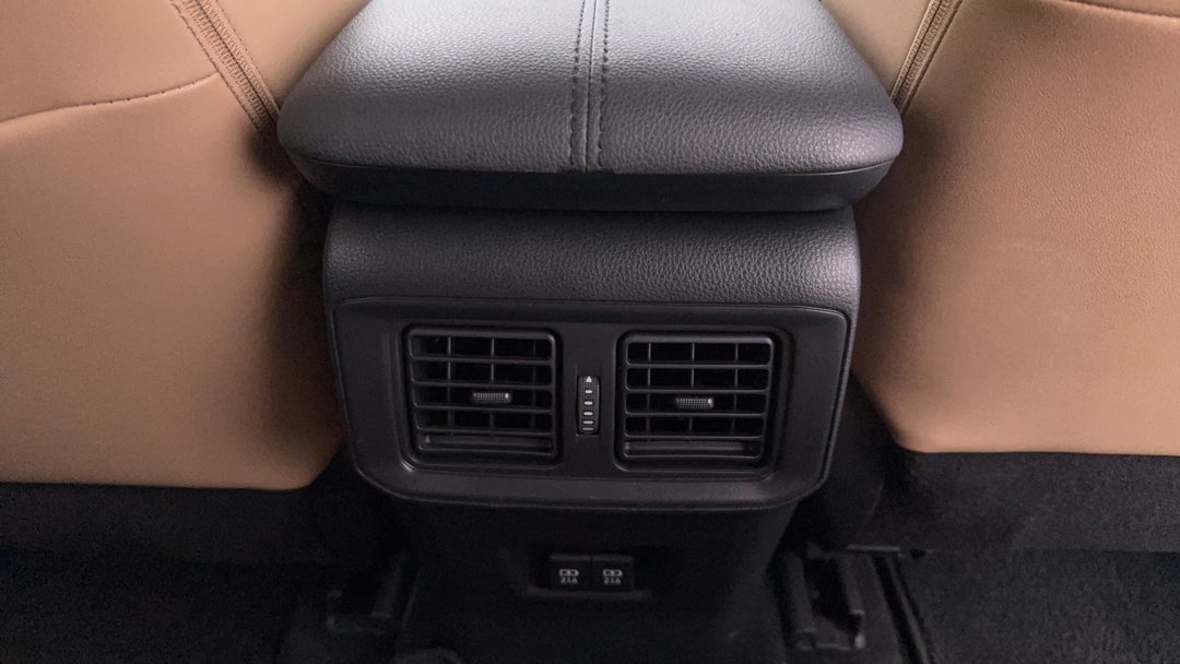 2022 Toyota RAV4 Cruiser (AWD) Hybrid, Automatic, 65157 km, Rear A/C Vent