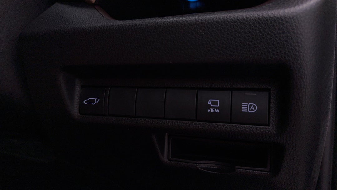 2022 Toyota RAV4 Cruiser (AWD) Hybrid, Automatic, 65157 km, Utility Switches/Buttons