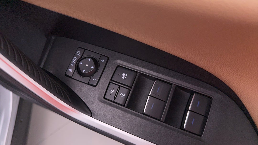 2022 Toyota RAV4 Cruiser (AWD) Hybrid, Automatic, 65157 km, Drivers Side Door Panel Controls