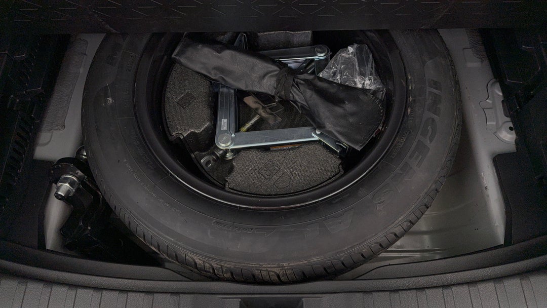 2022 Toyota RAV4 Cruiser (AWD) Hybrid, Automatic, 65157 km, Spare Wheel