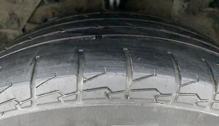 2018 Maruti S Cross SIGMA SHVS, Diesel, Manual, 67,736 km, Left Front Tyre Tread