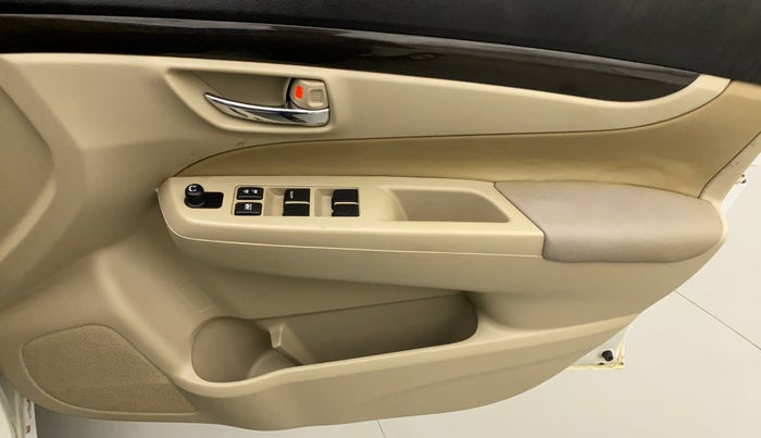 2015 Maruti Ciaz VXI, Petrol, Manual, 78,426 km, Driver Side Door Panels Control