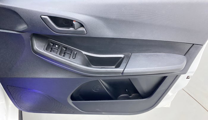 2022 Tata TIAGO NRG XZ MT, Petrol, Manual, 13,652 km, Driver Side Door Panels Control