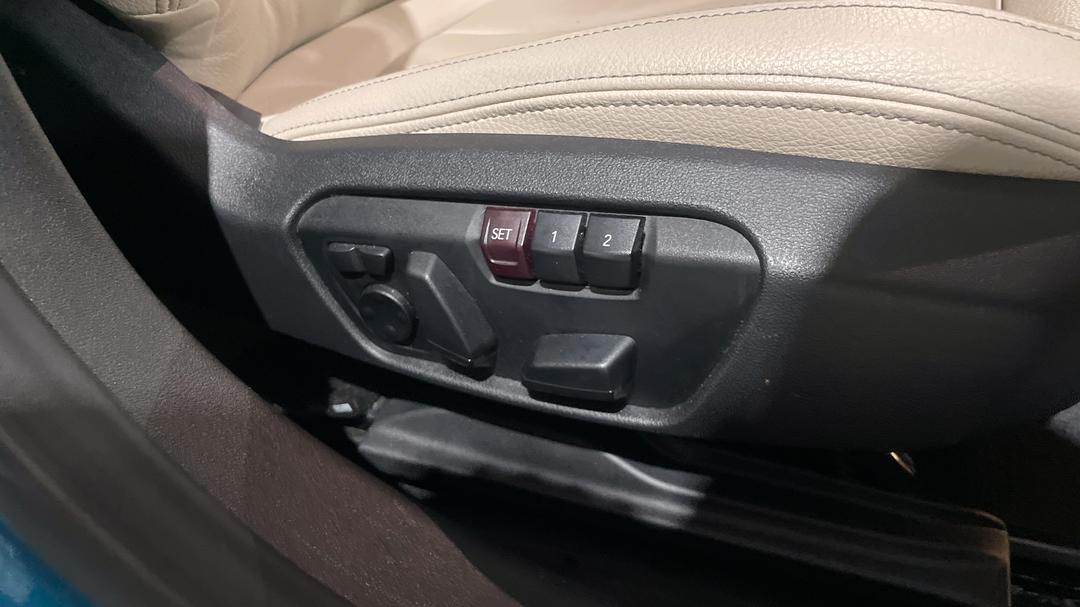 2020 BMW 2 18i M Sport Gran Coupe, Automatic, 52424 km, Drivers Side Adjustment Panel