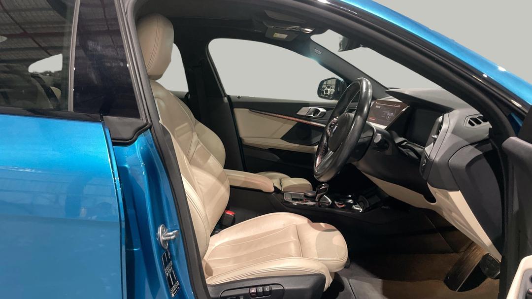 2020 BMW 2 18i M Sport Gran Coupe, Automatic, 52424 km, Right Side Front Door Cabin View