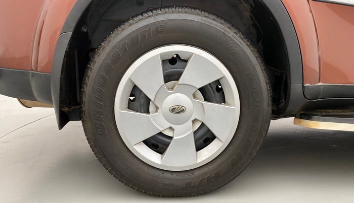 2020 Mahindra XUV500 W7 FWD, Diesel, Manual, 21,772 km, Right Rear Wheel