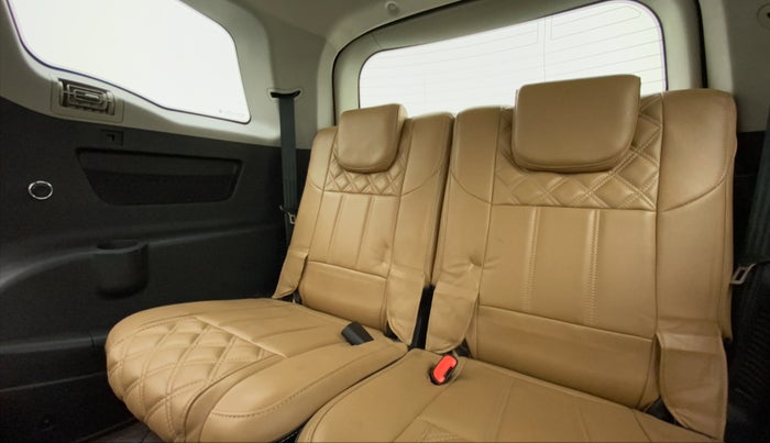 2020 Mahindra XUV500 W7 FWD, Diesel, Manual, 21,772 km, Third Seat Row ( optional )