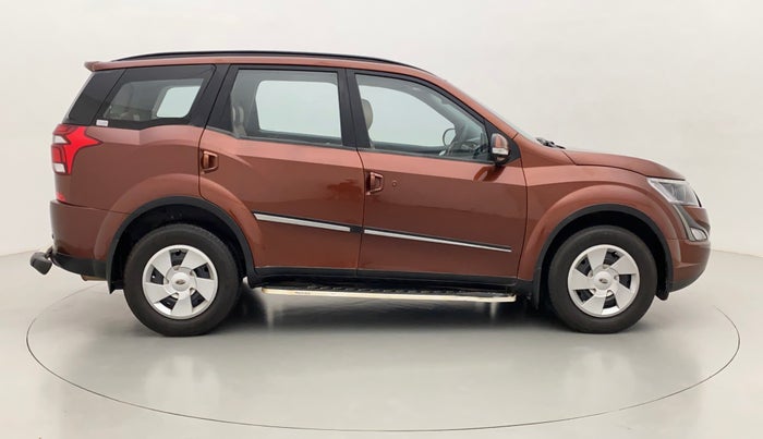 2020 Mahindra XUV500 W7 FWD, Diesel, Manual, 21,772 km, Right Side View