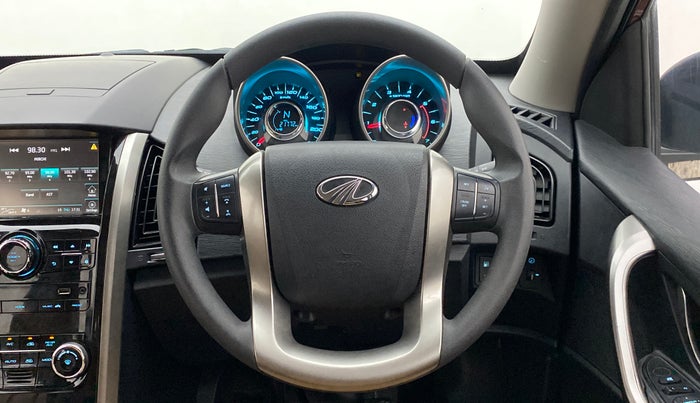 2020 Mahindra XUV500 W7 FWD, Diesel, Manual, 21,772 km, Steering Wheel Close Up