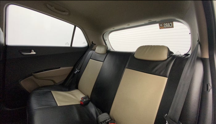 2017 Hyundai Grand i10 SPORTZ (O) AT 1.2 KAPPA VTVT, Petrol, Automatic, 64,645 km, Right Side Rear Door Cabin