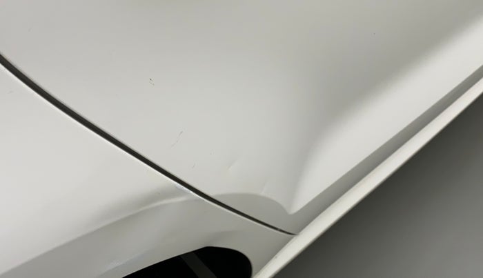 2010 Volkswagen Polo COMFORTLINE 1.2L PETROL, Petrol, Manual, 1,02,015 km, Right rear door - Slightly dented