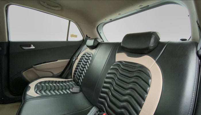 2017 Hyundai Grand i10 ASTA 1.2 VTVT, Petrol, Manual, 98,015 km, Right Side Rear Door Cabin