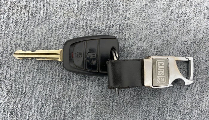 2016 Hyundai Grand i10 MAGNA 1.2 KAPPA VTVT, Petrol, Manual, 72,757 km, Key Close Up
