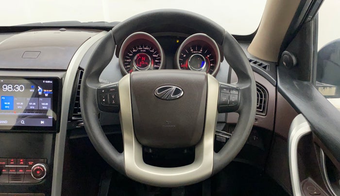 2015 Mahindra XUV500 W6, Diesel, Manual, 91,414 km, Steering Wheel Close Up