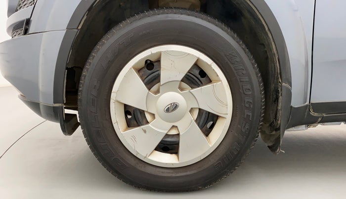 2015 Mahindra XUV500 W6, Diesel, Manual, 91,414 km, Left Front Wheel