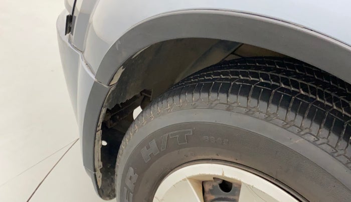 2015 Mahindra XUV500 W6, Diesel, Manual, 91,414 km, Left fender - Lining loose