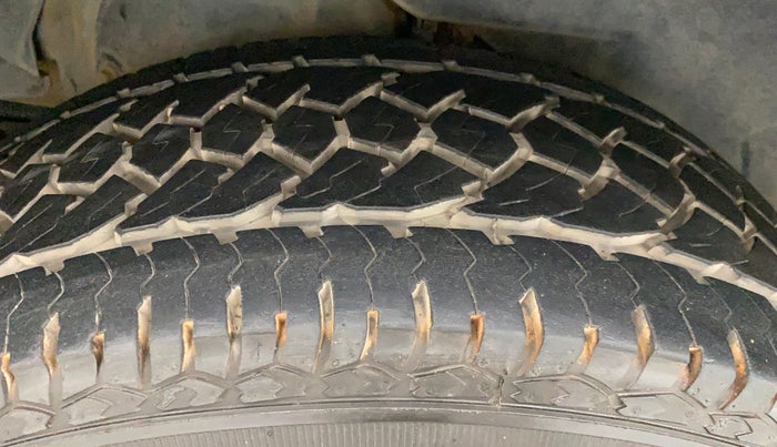2015 Mahindra XUV500 W6, Diesel, Manual, 91,414 km, Right Rear Tyre Tread