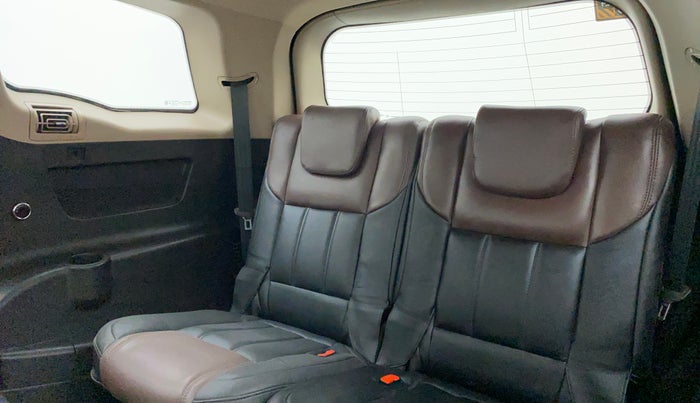 2015 Mahindra XUV500 W6, Diesel, Manual, 91,414 km, Third Seat Row ( optional )
