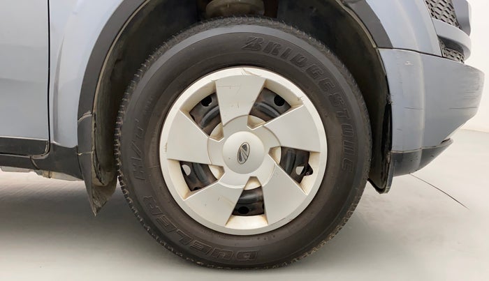 2015 Mahindra XUV500 W6, Diesel, Manual, 91,414 km, Right Front Wheel