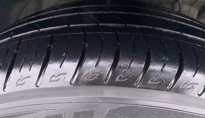 2019 Mahindra XUV300 W8(O), Diesel, Manual, 96,810 km, Right Front Tyre Tread