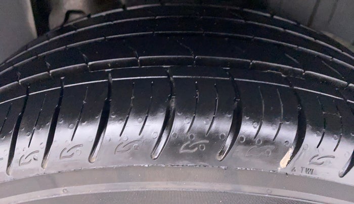 2019 Mahindra XUV300 W8(O), Diesel, Manual, 96,810 km, Left Rear Tyre Tread