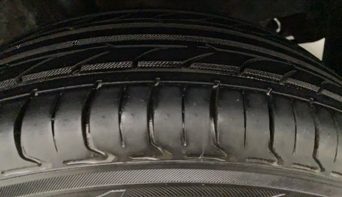 2011 Toyota Etios GD, Diesel, Manual, 78,975 km, Left Front Tyre Tread