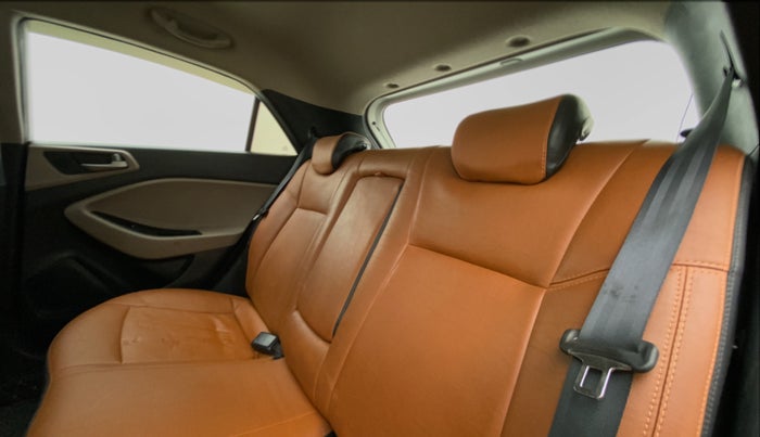 2018 Hyundai Elite i20 ASTA 1.2 (O), Petrol, Manual, 55,860 km, Right Side Rear Door Cabin
