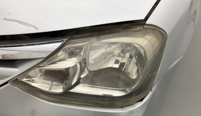 2011 Toyota Etios G, Petrol, Manual, 55,173 km, Left headlight - Faded