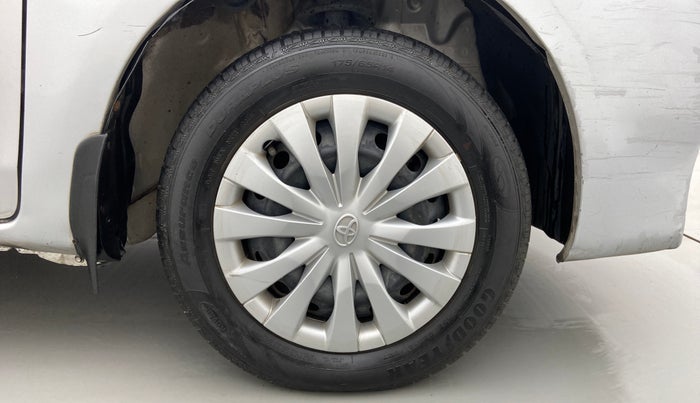 2011 Toyota Etios G, Petrol, Manual, 55,173 km, Right Front Wheel