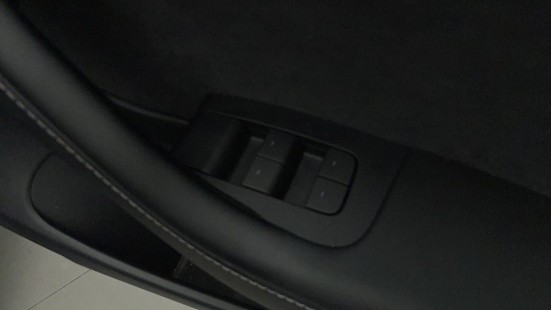 2023 Tesla Model 3 Long Range, Automatic, 16133 km, Drivers Side Door Panel Controls